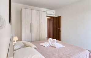 4 chambres, lit parapluie, Wi-Fi gratuit, draps fournis