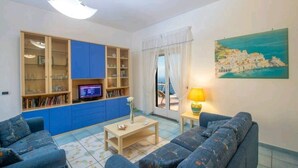 Living area - L'INCANTO House on the Amalfi Coast.  Spacious and wonderful terrace overlooking the sea (Campania)