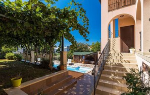 A heated pool - Awesome home in Pula with sauna (Pula)