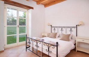 4 Schlafzimmer, Reisekinderbett, kostenloses WLAN, Bettwäsche