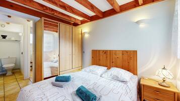 3 makuuhuonetta, silitysrauta/-lauta, vauvan matkasÀnky, ilmainen Wi-Fi