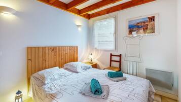 3 chambres, fer et planche à repasser, lit parapluie, Wi-Fi gratuit