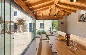 Dining - Awesome home in Tinjan with sauna (Tinjan)