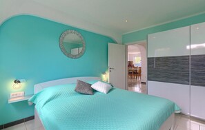 4 camere, ferro/asse da stiro, culla da viaggio, Wi-Fi gratuito