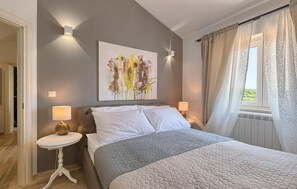 4 chambres, lit parapluie, Wi-Fi gratuit, draps fournis
