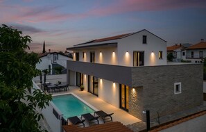 Pool - Awesome home in Valbadon (Valbadon)