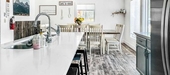 The Barn Driggs – Huge, Newly Renovated Retreat