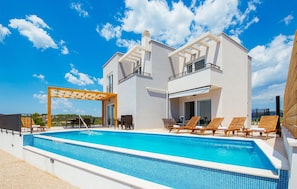 Pool - Awesome home in Sibenik (Sibenik)