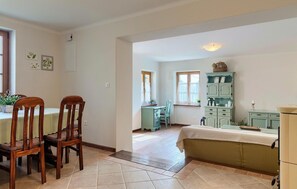 3 camere, culla da viaggio, Wi-Fi gratuito, lenzuola