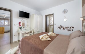 3 chambres, lit parapluie, Wi-Fi gratuit, draps fournis