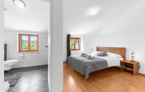 6 soverom, reiseseng for barn, wi-fi (inkludert) og sengetøy