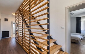 5 bedrooms, travel cot, free WiFi, bed sheets - Lovely home in Rovinj (Rovinj)