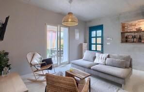 TV - 3 bedroom nice home in Umag (Umag)