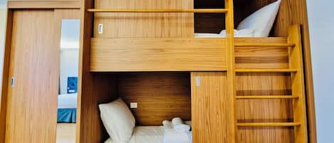 1 chambre, coffres-forts dans les chambres, bureau