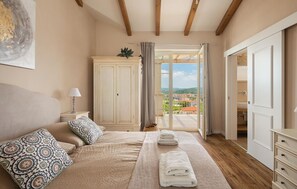 5 soverom, reiseseng for barn, wi-fi (inkludert) og sengetøy