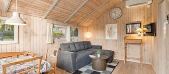 Nice home in Hovborg with WiFi