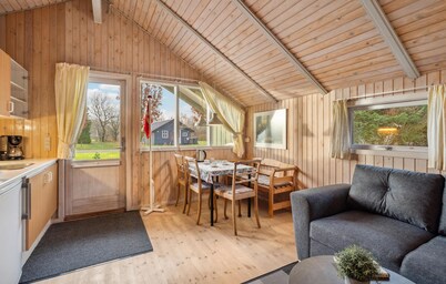Nice home in Hovborg with WiFi