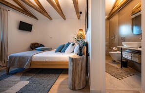 3 عدّة غرف نوم وسرير سفر وواي فاي مجانًا وملاءات أسرّة