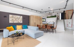 TV, fireplace, foosball - Cozy home in Dobrinj with sauna (Dobrinj)