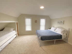 3 bedrooms, iron/ironing board, WiFi, bed sheets - Charming Family Retreat - 15 min to Nauvoo & Carthage (Hamilton)