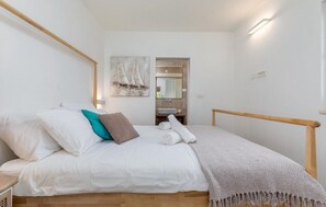 3 soverom, reiseseng for barn, wi-fi (inkludert) og sengetøy