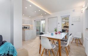 Dining - Cozy home in Pula with WiFi (Pula)