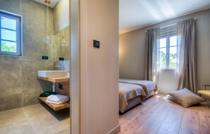 4 makuuhuonetta, vauvan matkasänky, ilmainen Wi-Fi, vuodevaatteet