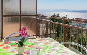 Outdoor dining - 2 bedroom nice apartment in Crikvenica (Crikvenica)