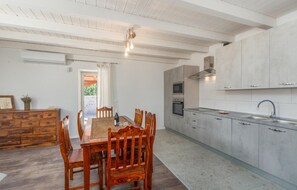 Fridge, microwave, dishwasher, coffee/tea maker
