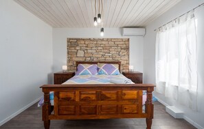 3 Schlafzimmer, Reisekinderbett, kostenloses WLAN, Bettwäsche