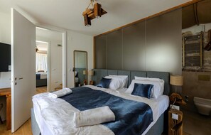 4 dormitorios, cuna de viaje, wifi gratis y ropa de cama