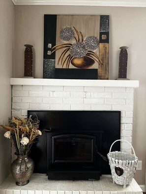 Interior - Kaylee's Cottage outside Springfield Missouri near fairgrounds and nature trail (Springfield)