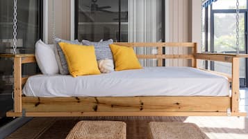 3 bedrooms, iron/ironing board, travel cot, free WiFi