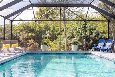~Heated Pool W/ Floats~Keurig~6Mi to Beach~BBQ~