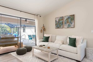 Smart-TV, peis og kontorer