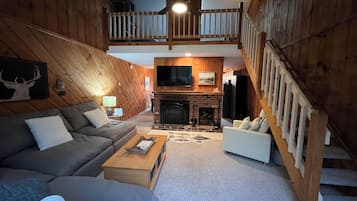 Smart TV, fireplace, ping pong