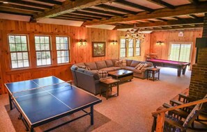 Smart TV, fireplace, ping pong