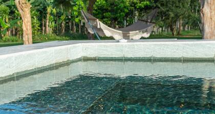 Casa Roble Fortuna, Piscina, Jacuzzi y rancho privado, rodeado de naturaleza.