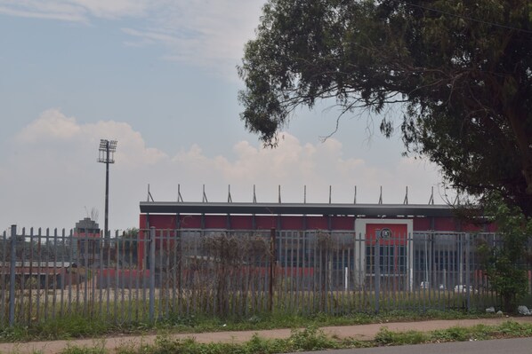Vista frontal de la propiedad