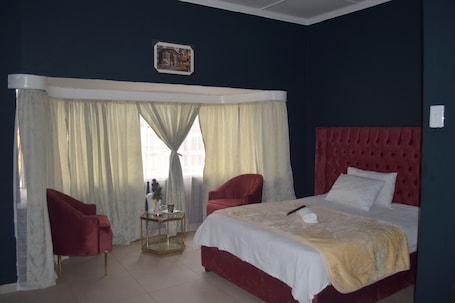 Individually decorated, individually furnished, laptop workspace. Skypz Lodge