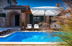 Pool - Beautiful home in Vizinada (Vizinada)