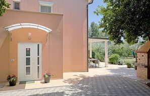 Terrace/patio - Beautiful home in Pula (Pula)