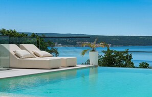 Pool - Nice home in Maslenica with sauna (Maslenica)