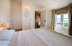 5 chambres, lit parapluie, Wi-Fi gratuit, draps fournis
