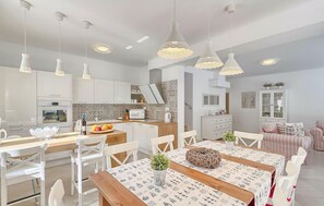 Dining - Amazing home in Labin - Rabac (Labin - Rabac)