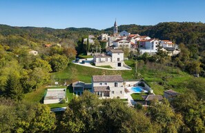 المنشأة من الخارج