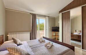 3 habitaciones, cuna de viaje, wifi gratis y ropa de cama 