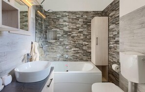 Douche, sèche-cheveux