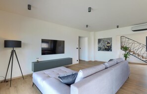 TV, stereo