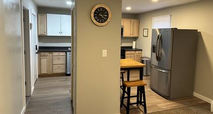Madisons place, a newly remodeled duplex is 5 mins away from OSF and Carle hosp